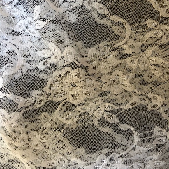 White Lace Tank with Bralette - Picture 4 of 5